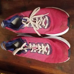Hoka womwns Bondi running shoes size 8...pink...navy...